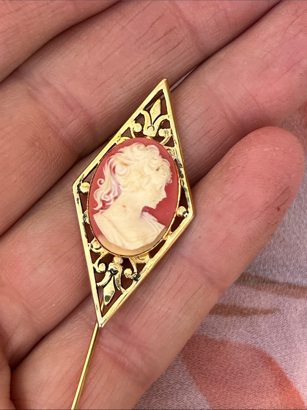 Vintage Gold Cameo Stick Pin with Pink and White Cameo - Picture 7 of 7
